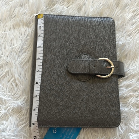 New Franklin Covey Ava leather binder 1 1/4” 9x7 in charcoal $89.95 msrp - Picture 8 of 10